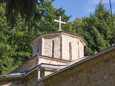 Sırbistan 'ın Ortaçağ Temski manastırının panoramik manzarası Aziz George, Pirot Bölgesi