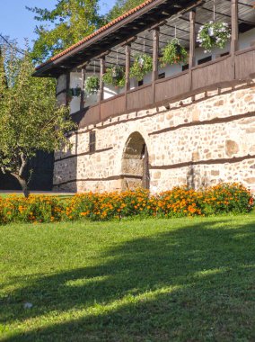 Sırbistan 'ın Ortaçağ Temski manastırının panoramik manzarası Aziz George, Pirot Bölgesi