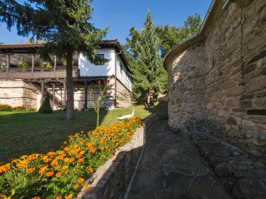 Sırbistan 'ın Ortaçağ Temski manastırının panoramik manzarası Aziz George, Pirot Bölgesi
