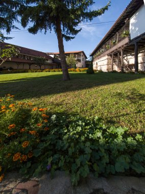 Sırbistan 'ın Ortaçağ Temski manastırının panoramik manzarası Aziz George, Pirot Bölgesi