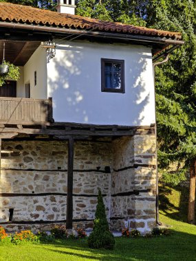 Sırbistan 'ın Ortaçağ Temski manastırının panoramik manzarası Aziz George, Pirot Bölgesi