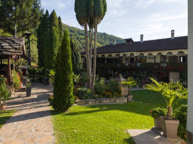 Sırbistan 'ın Ortaçağ Temski manastırının panoramik manzarası Aziz George, Pirot Bölgesi