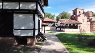 Sırbistan 'ın St. John İlahiyatçısı Ortaçağ Poganovo Manastırı' nın şaşırtıcı manzarası