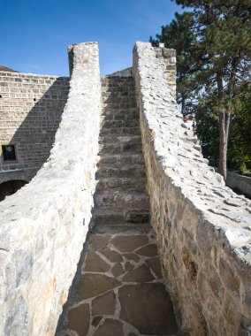 Güney ve Doğu Sırbistan 'ın Pirot kentinde tarihi Momchilo kasabasının kalıntıları