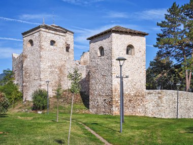 Güney ve Doğu Sırbistan 'ın Pirot kentinde tarihi Momchilo kasabasının kalıntıları