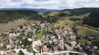 Bulgaristan 'ın Filibe Bölgesi, Otantik 19. yüzyıl evleriyle Lilkovo Köyü' nün inanılmaz manzarası