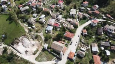 Bulgaristan 'ın Filibe Bölgesi, Otantik 19. yüzyıl evleriyle Lilkovo Köyü' nün inanılmaz manzarası