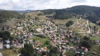 Bulgaristan 'ın Filibe Bölgesi, Otantik 19. yüzyıl evleriyle Lilkovo Köyü' nün inanılmaz manzarası