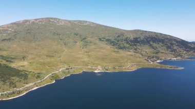 Belmeken Barajı 'nın Havadan Yaz manzarası, Rila dağı, Bulgaristan