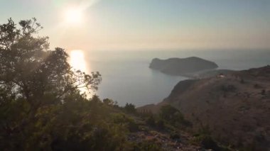 Yunanistan 'ın İyon Adaları' ndaki Asos köyü yakınlarındaki Cephalonia 'nın inanılmaz manzarası