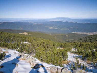 Rila Dağı 'nın Mechit yakınlarındaki muhteşem sonbahar manzarası ve Popova Kapa zirveleri, Bulgaristan