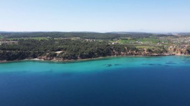 Nea Fokea, Chalkidiki, Orta Makedonya ve Yunanistan yakınlarındaki Kassandra kıyı şeridinin inanılmaz manzarası