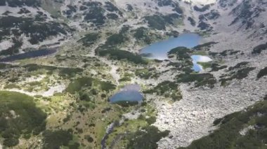 Bulgaristan 'ın Banderitsa Nehri etrafındaki Pirin Dağı' nın şaşırtıcı hava manzarası