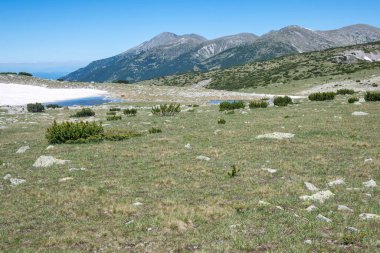 The Dead ve The Fish Lakes, Bulgaristan yakınlarındaki Rila Dağı 'nın İnanılmaz Yaz Manzarası