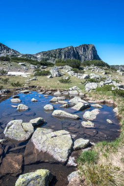 The Dead ve The Fish Lakes, Bulgaristan yakınlarındaki Rila Dağı 'nın İnanılmaz Yaz Manzarası