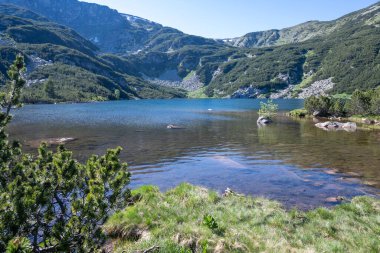 The Dead ve The Fish Lakes, Bulgaristan yakınlarındaki Rila Dağı 'nın İnanılmaz Yaz Manzarası