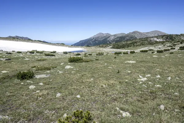 The Dead ve The Fish Lakes, Bulgaristan yakınlarındaki Rila Dağı 'nın İnanılmaz Yaz Manzarası