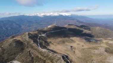 Bulgaristan 'ın Orelyak zirvesi yakınlarındaki Pirin Dağı' nın şaşırtıcı hava manzarası