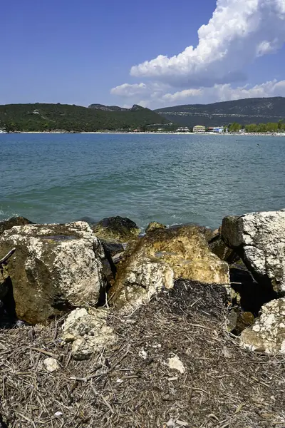 Ammoudia Köyü, Epirus, Yunanistan 'daki Acheron nehrinin ağzının muhteşem manzarası