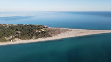 Possidi plajı yakınlarındaki Kassandra kıyı şeridi, Chalkidiki, Orta Makedonya, Yunanistan