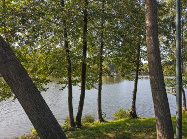 Sonbahar manzara Iskar Nehri yakınındaki Pancharevo Gölü, Sofya şehir bölge, Bulgaristan