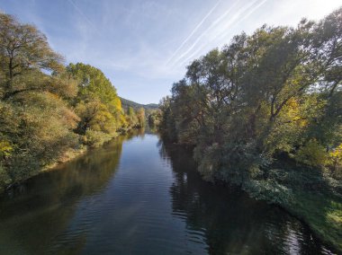 Sonbahar manzara Iskar Nehri yakınındaki Pancharevo Gölü, Sofya şehir bölge, Bulgaristan