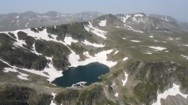 Bulgaristan 'ın Yedi Rila Gölü yakınlarındaki Rila Dağı' nın şaşırtıcı hava manzarası