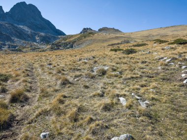 Bulgaristan 'ın Malyovitsa Gölleri yakınlarındaki Rila Dağı' nın şaşırtıcı sonbahar manzarası