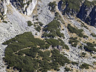 Bulgaristan 'ın Malyovitsa Gölleri yakınlarındaki Rila Dağı' nın şaşırtıcı sonbahar manzarası