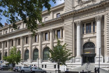 GENEVA, SWitzERLAND - 18 Haziran 2023: Tipik sokak ve İsviçre 'nin Cenevre kentindeki binalar