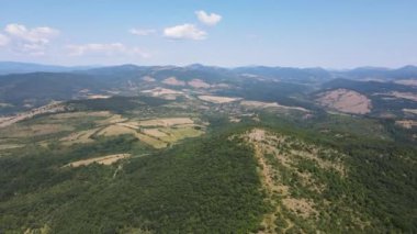 Rudina Dağı, Pernik Bölgesi, Bulgaristan 'ın İnanılmaz Yaz Manzarası