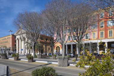 Güzel, FRANCE - 28 Ocak 2024: Nice, Provence Alpes-Cote d 'Azur, Fransa' da tipik sokak ve bina