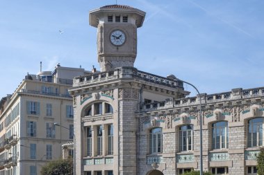 Güzel, FRANCE - 28 Ocak 2024: Nice, Provence Alpes-Cote d 'Azur, Fransa' da tipik sokak ve bina