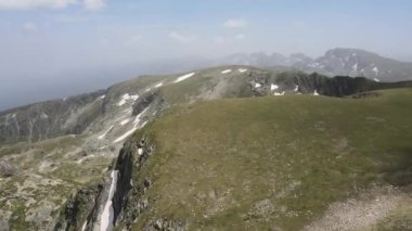 Bulgaristan 'ın Yedi Rila Gölü yakınlarındaki Rila Dağı' nın şaşırtıcı hava manzarası