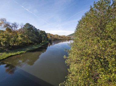 Pancharevo gölünün sonbahar manzarası, Sofya şehir bölgesi, Bulgaristan