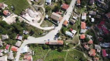Bulgaristan 'ın Filibe Bölgesi, Otantik 19. yüzyıl evleriyle Lilkovo Köyü' nün inanılmaz manzarası