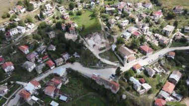 Bulgaristan 'ın Filibe Bölgesi, Otantik 19. yüzyıl evleriyle Lilkovo Köyü' nün inanılmaz manzarası