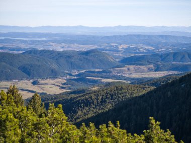 Rila Dağı 'nın Mechit yakınlarındaki muhteşem sonbahar manzarası ve Popova Kapa zirveleri, Bulgaristan
