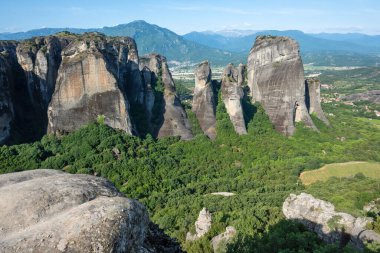 Meteora Manastırlarının bahar manzarası, Teselya, Yunanistan