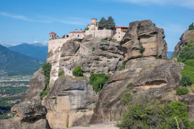 Meteora Manastırlarının bahar manzarası, Teselya, Yunanistan