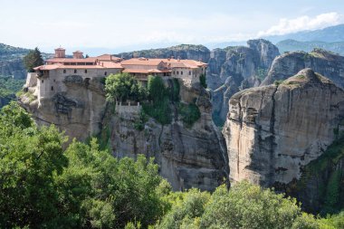 Meteora Manastırlarının bahar manzarası, Teselya, Yunanistan