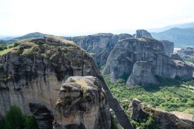 Meteora Manastırlarının bahar manzarası, Teselya, Yunanistan