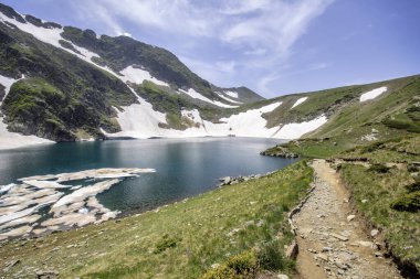 Bulgaristan 'ın Yedi Rila Gölü yakınlarındaki Rila Dağı' nın Şaşırtıcı Panoraması