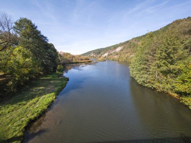 Sonbahar manzara Iskar Nehri yakınındaki Pancharevo Gölü, Sofya şehir bölge, Bulgaristan