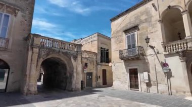 LECCE, İtalya - 12 Mayıs 2024: İtalya 'nın Apulia Bölgesi' ndeki Eski Lecce kasabasının muhteşem manzarası