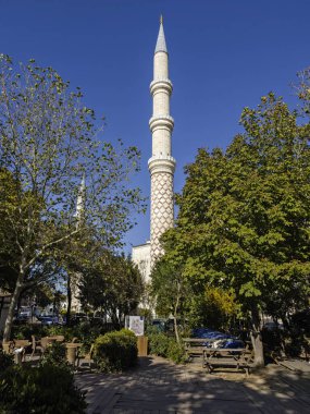 Türkiye 'nin Doğu Trakya kentindeki Edirne kentindeki Uc Serefeli (Burmali veya Üç Balkon) camii