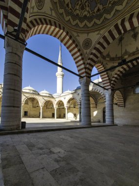 Türkiye 'nin Doğu Trakya kentindeki Edirne kentindeki Uc Serefeli (Burmali veya Üç Balkon) camii