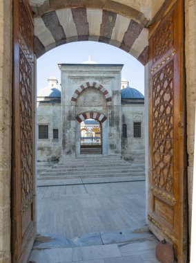Türkiye 'nin Doğu Trakya kentindeki Edirne kentindeki Uc Serefeli (Burmali veya Üç Balkon) camii