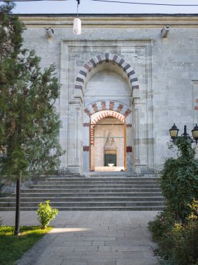 Türkiye 'nin Doğu Trakya kentindeki Edirne kentindeki Uc Serefeli (Burmali veya Üç Balkon) camii