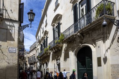 LECCE, İtalya - 12 Mayıs 2024: İtalya 'nın Apulia Bölgesi' ndeki Eski Lecce kasabasının muhteşem manzarası